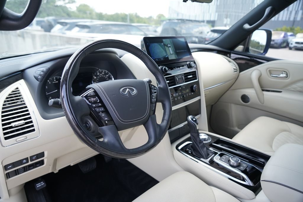 Used 2024 Black INFINITI Sensory image 8
