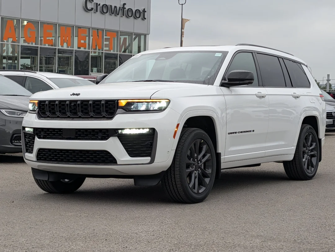 New 2026 White Jeep Limited Reserve - - 4x4 - CommandView Sunroof - Nappa Leather Seats & More! image 4