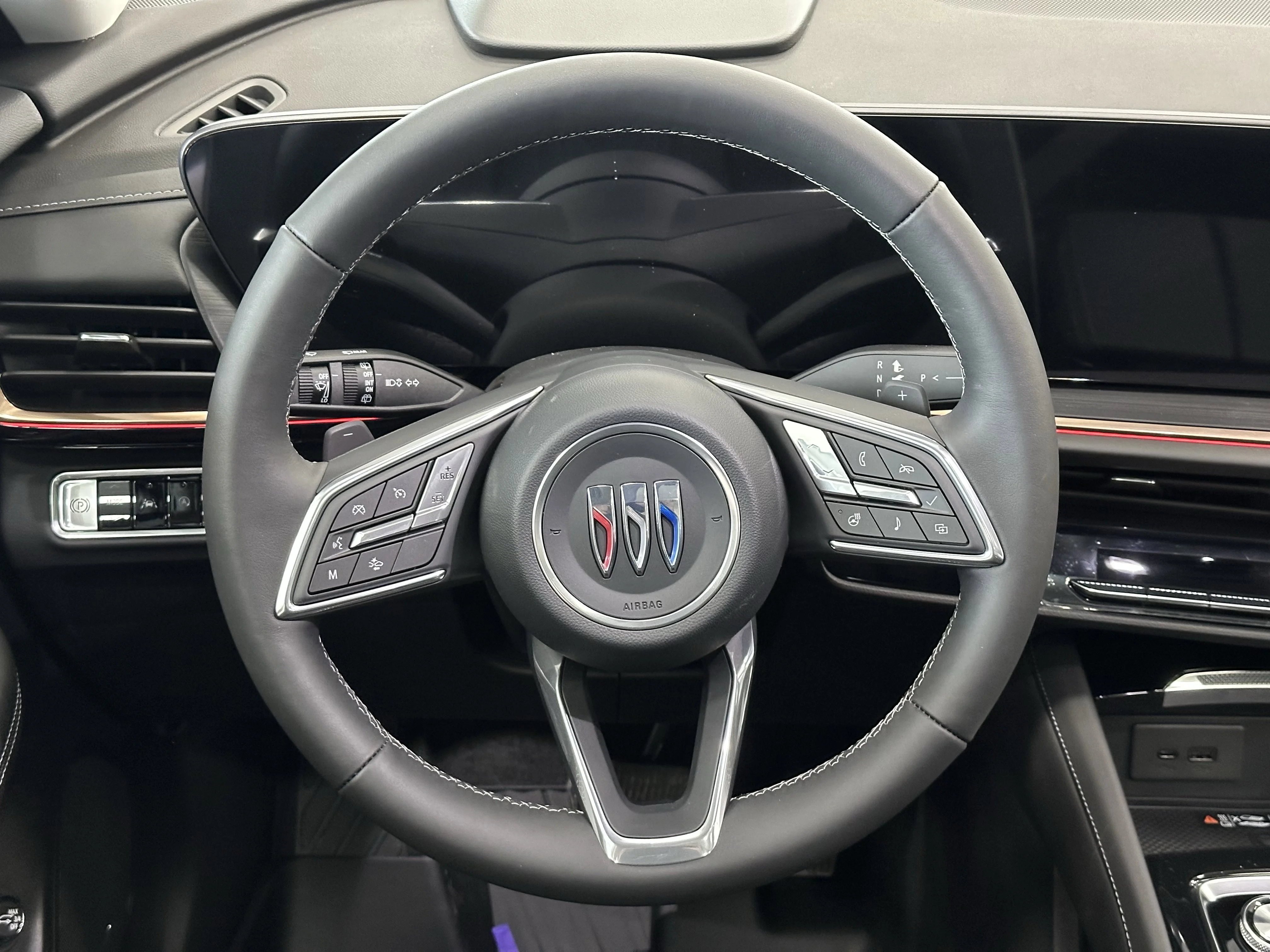 New 2026 Iridescent White Tricoat Buick Avenir image 9