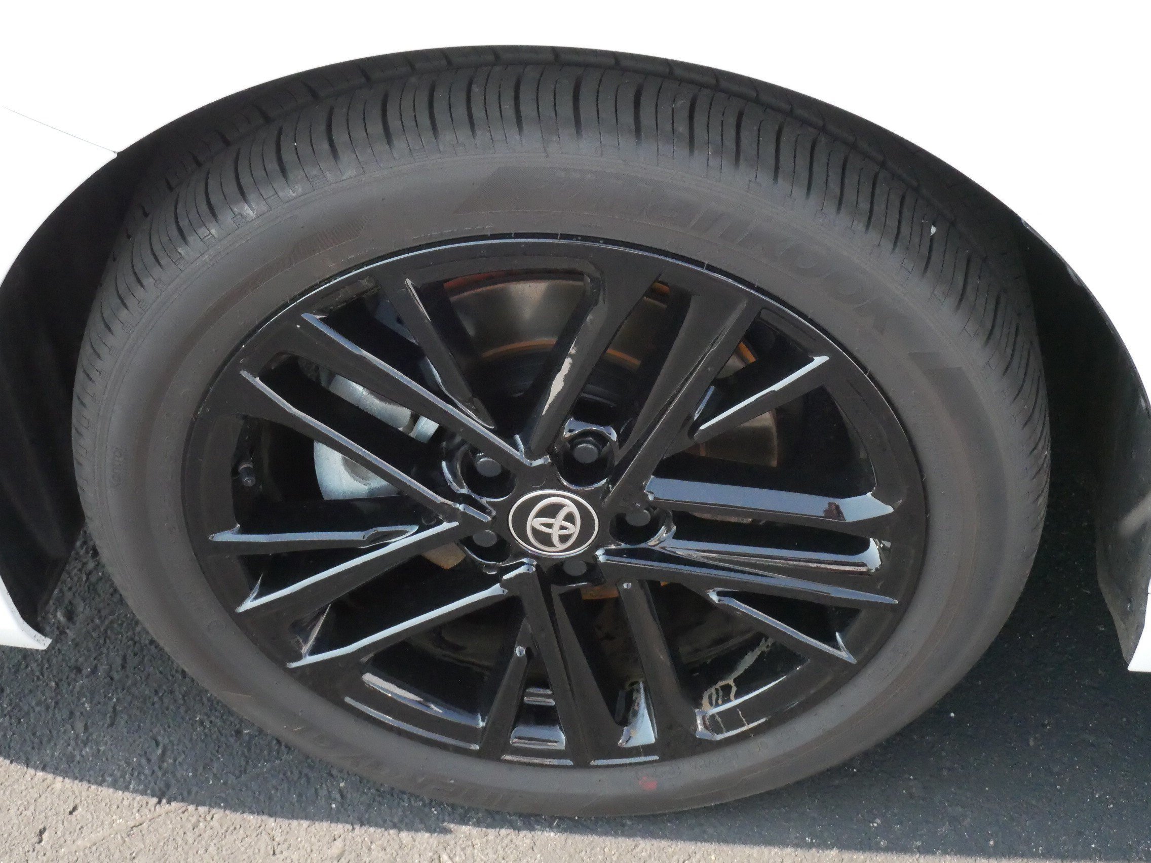 Certified Used 2025 ICE CAP Toyota SE image 15