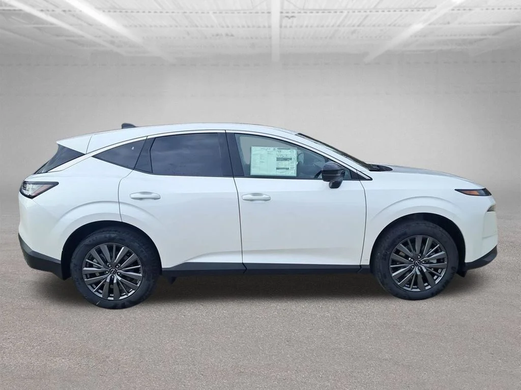New 2026 White Nissan SL image 7