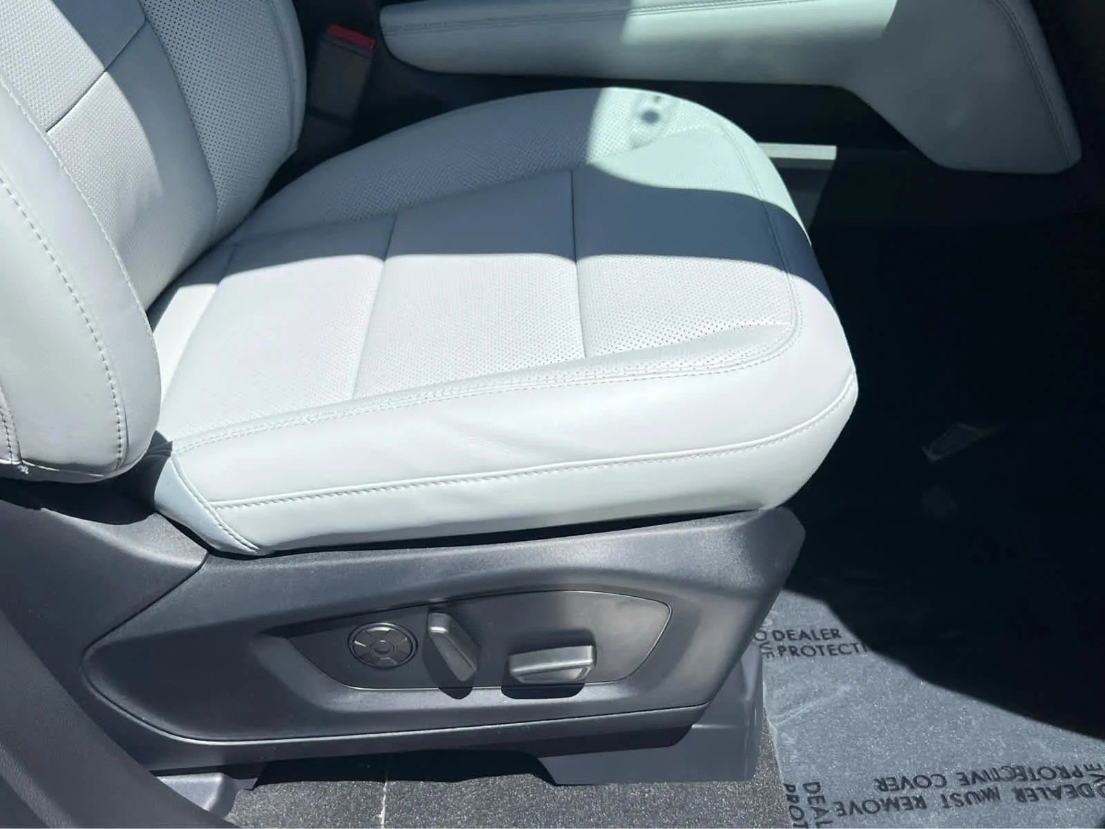 New 2026 Space White Metallic Ford Platinum™ image 18