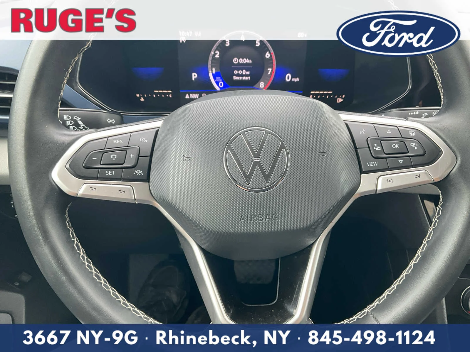 Used 2022 Pyrite Silver Metallic Volkswagen SE image 19