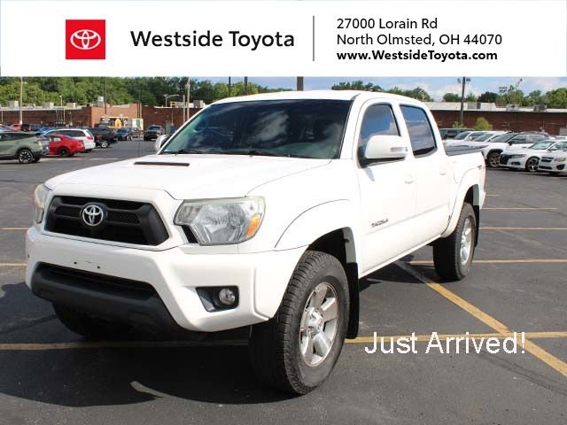 Used 2015 Super White Toyota  image 1