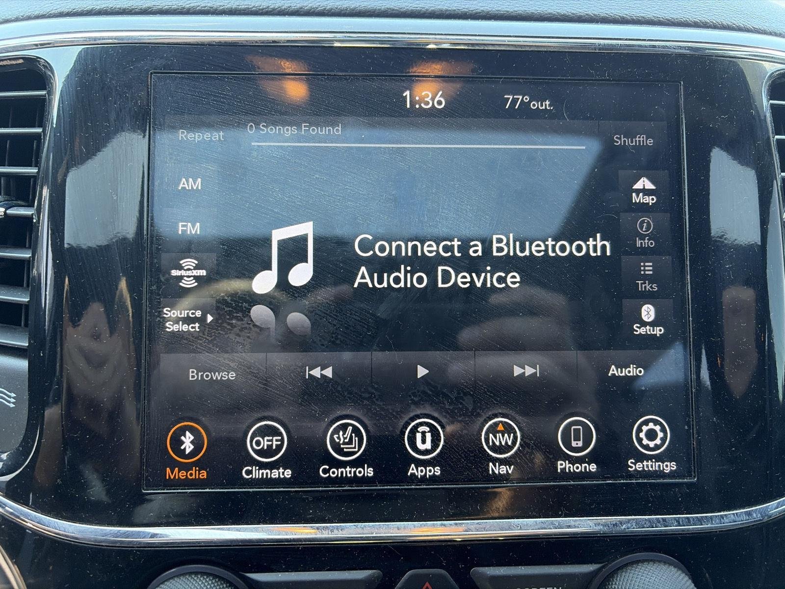 Used 2020 Diamond Black Crystal Pearlcoat Jeep Altitude image 20