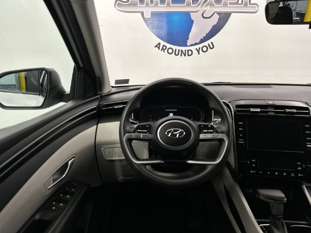 Used 2024 White Hyundai SEL image 16
