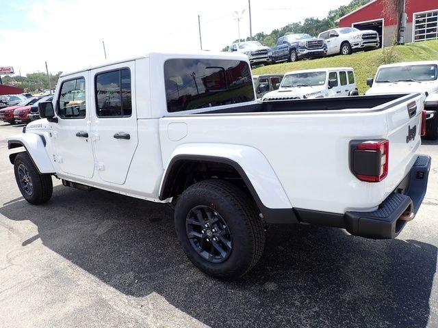 New 2026 Bright White Clear-Coat Exterior Paint Jeep 85th Anniversary Edition image 3
