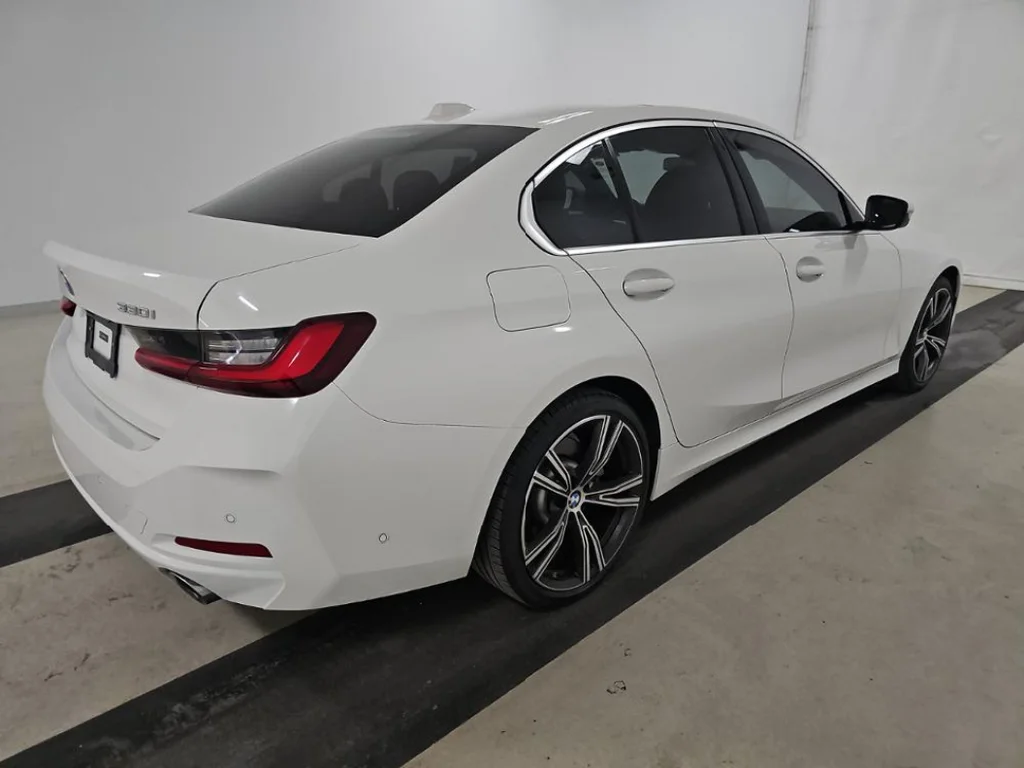 Used 2024 White BMW 330i image 2
