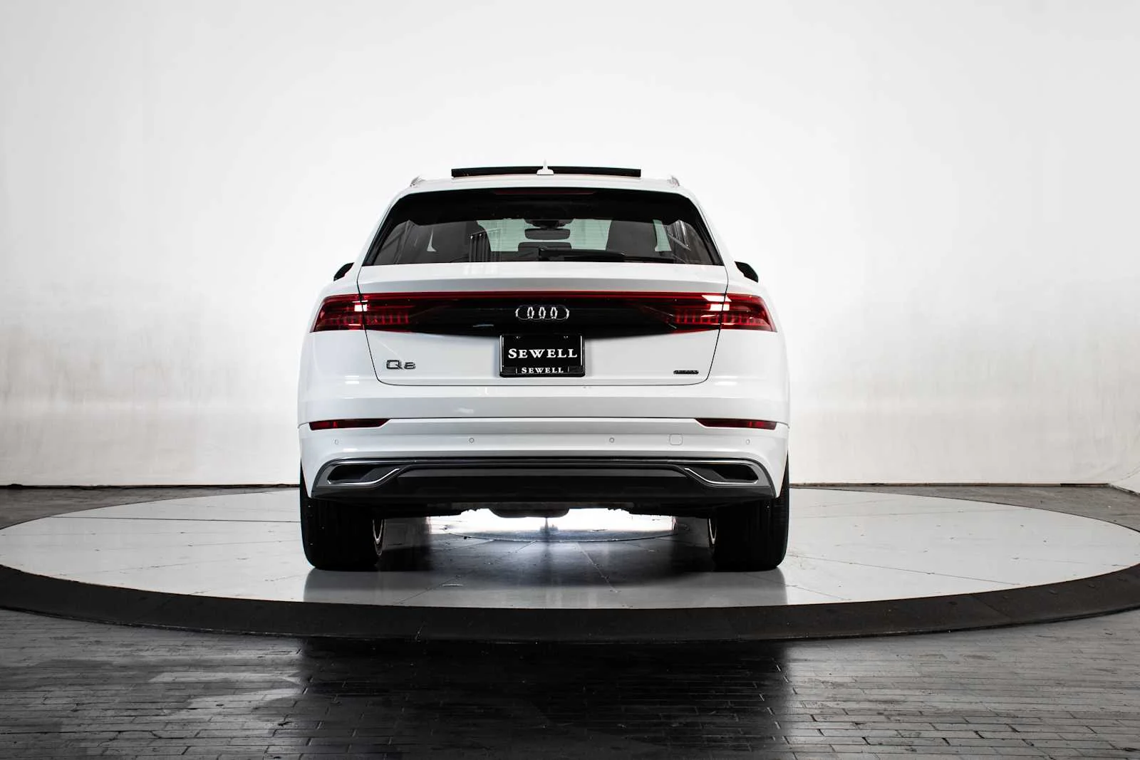 Used 2023 /WHITE Audi Premium Plus image 5