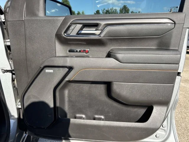 Used 2025 Silver GMC AT4 image 41