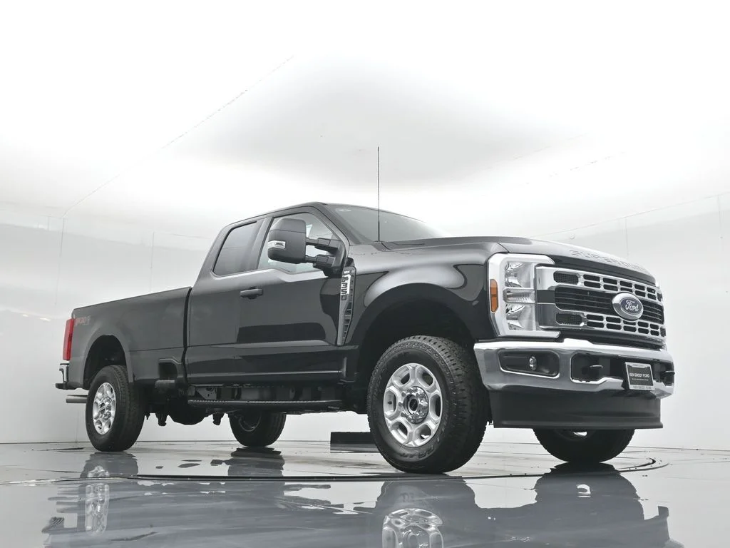 New 2026 Agate Black Metallic Ford XLT image 45