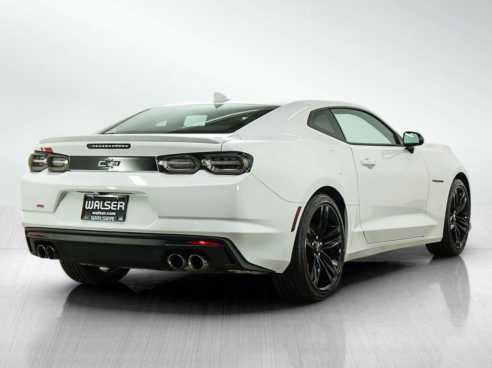 Used 2024 Summit White Chevrolet 2LT image 5