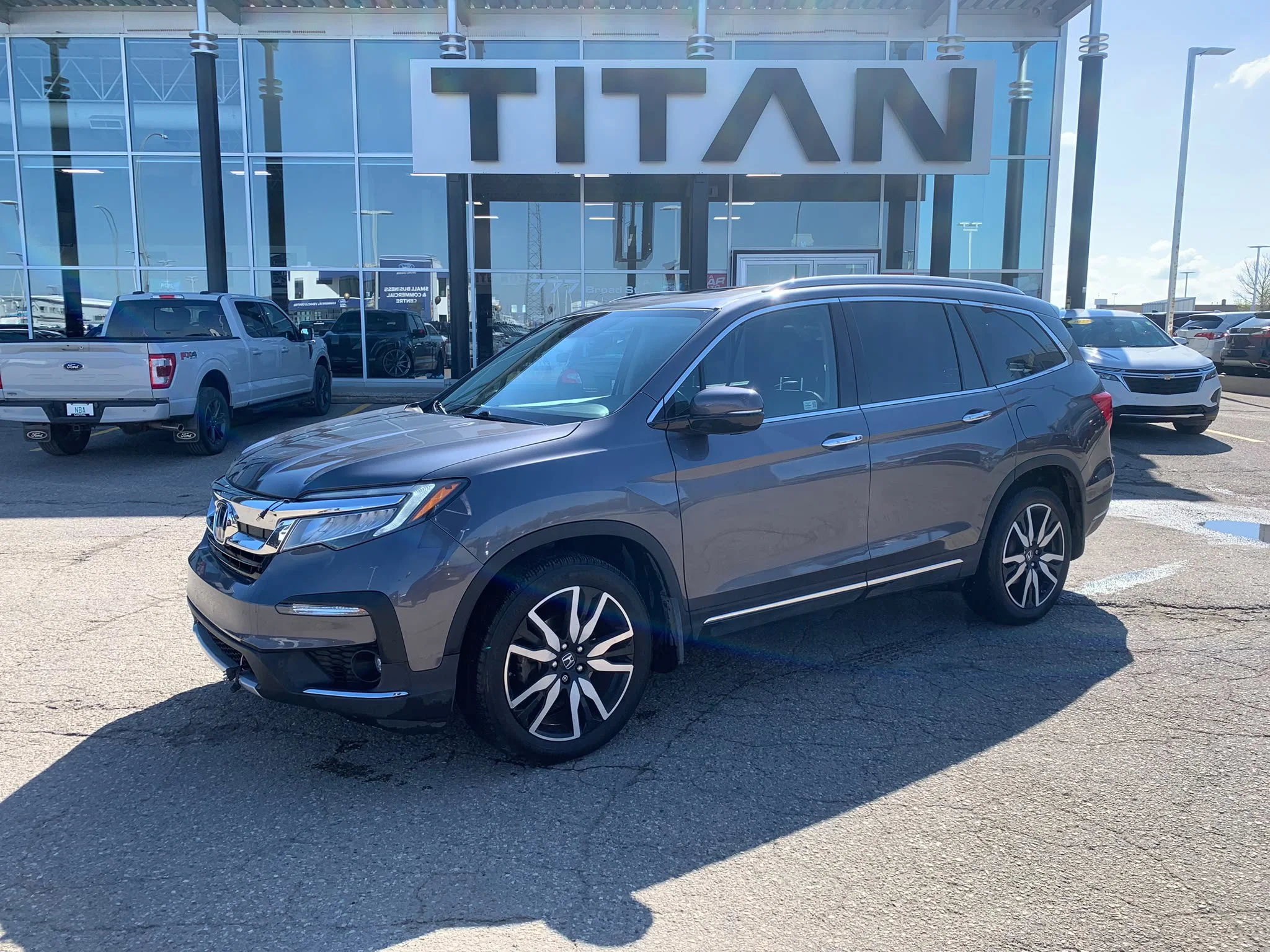 Certified Used 2021 Gray Honda Touring image 2