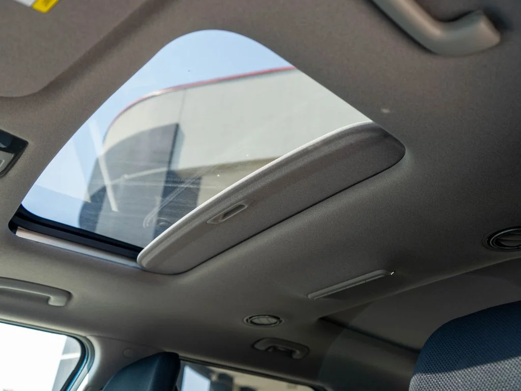 New 2026 Ocean Blue Kia Wind AWD image 12