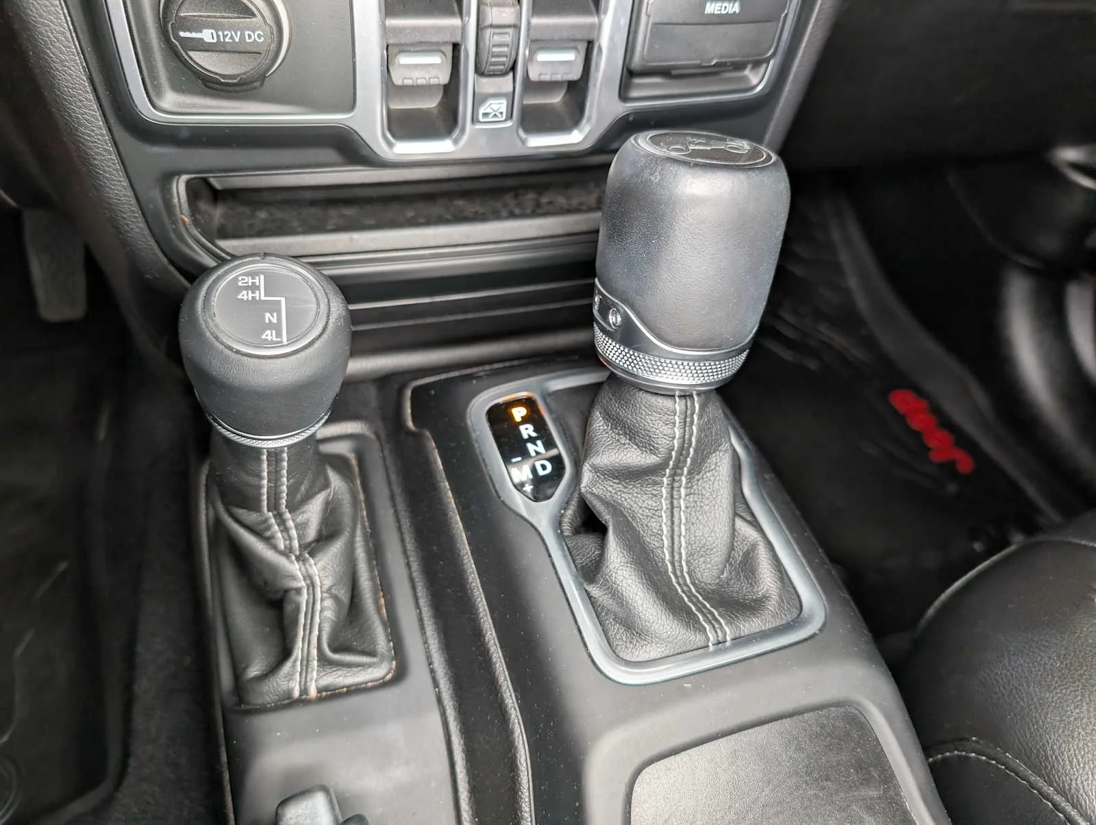 Used 2018 Black Clearcoat Jeep Sahara image 22