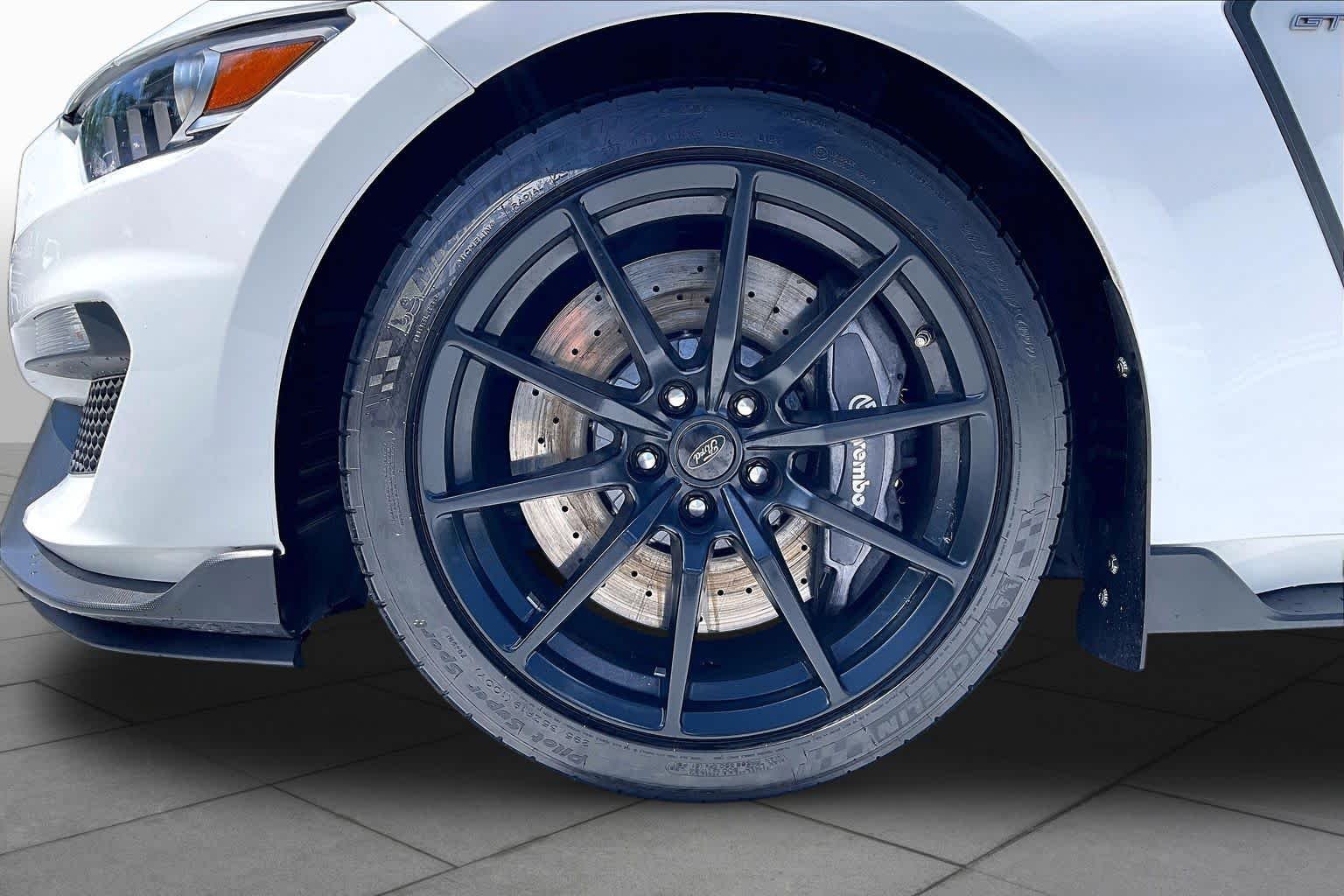 Used 2017 Oxford White Ford Shelby GT350 image 10
