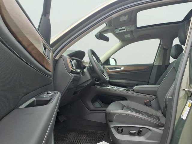 New 2026 Avocado Green Pearl Volkswagen SE w/Technology 4M image 16