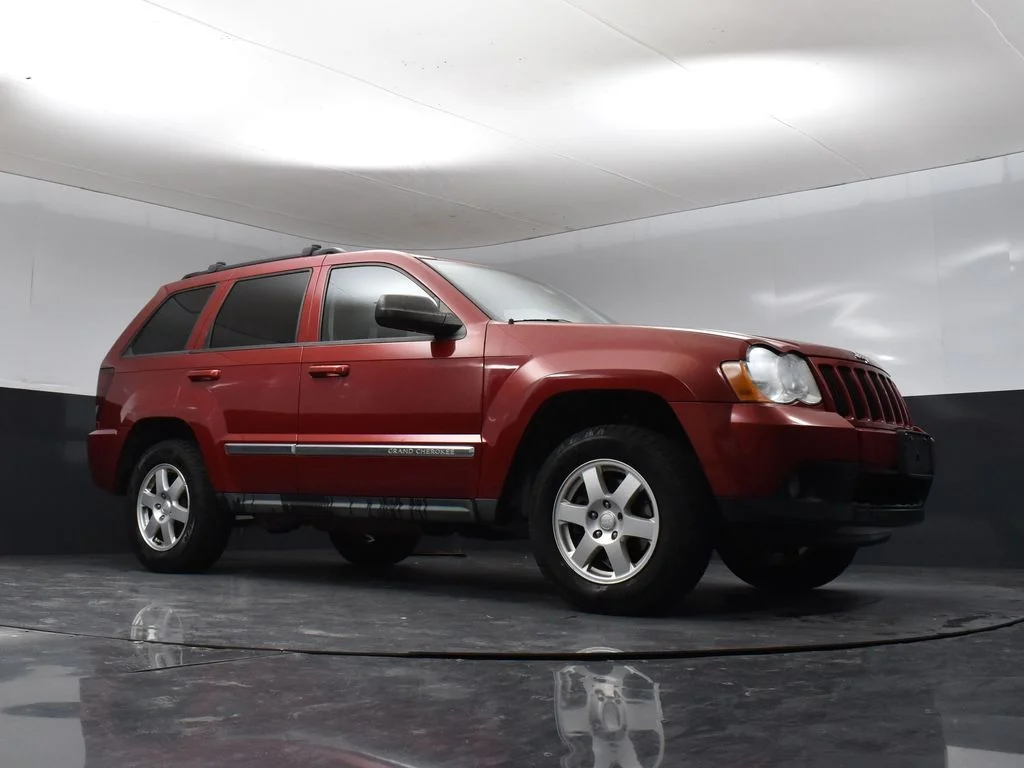 Used 2010 Red Jeep Laredo image 7