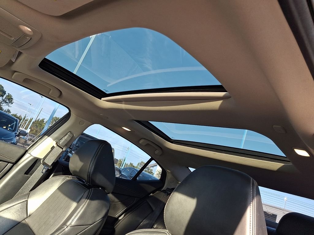 Used 2020 Black Nissan 3.5 SL image 14