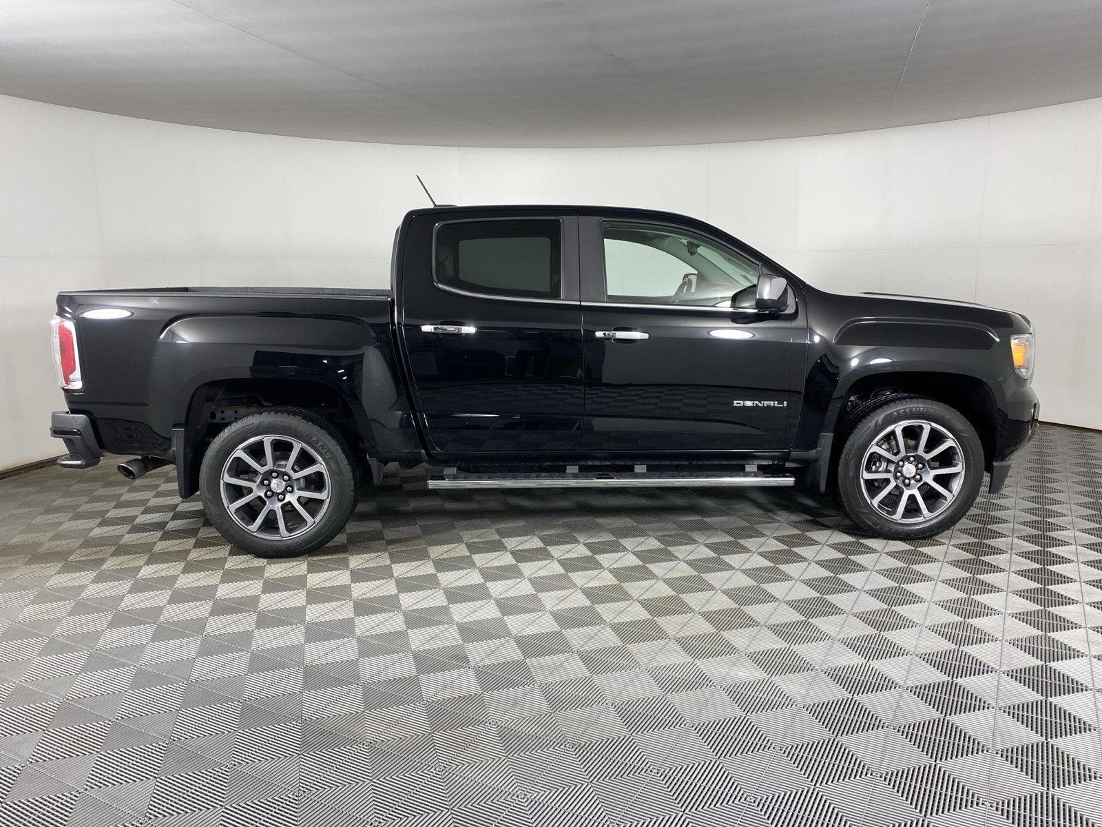 Used 2019 Onyx Black GMC 4WD Denali image 8