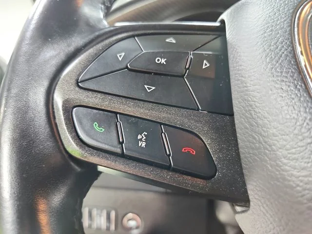 Used 2023 Green Dodge SXT image 24