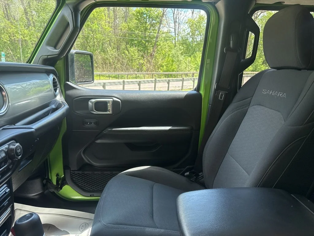 Used 2020 Green Jeep Unlimited Sahara image 14