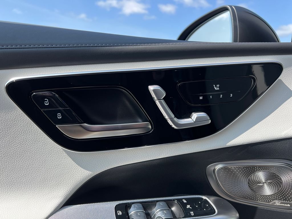 New 2026 MANUFAKTUR exclusive graphite grey magno Mercedes-Benz GLC 300 image 12