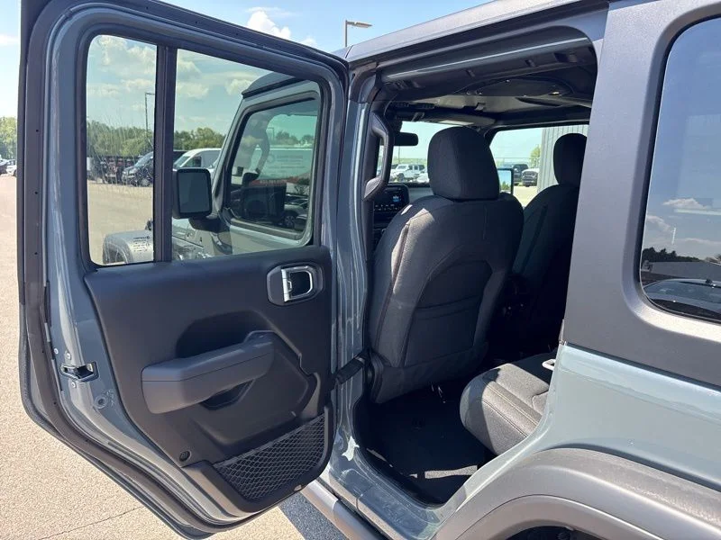 2026 Jeep Wrangler 4-Door Willys - Photo 11