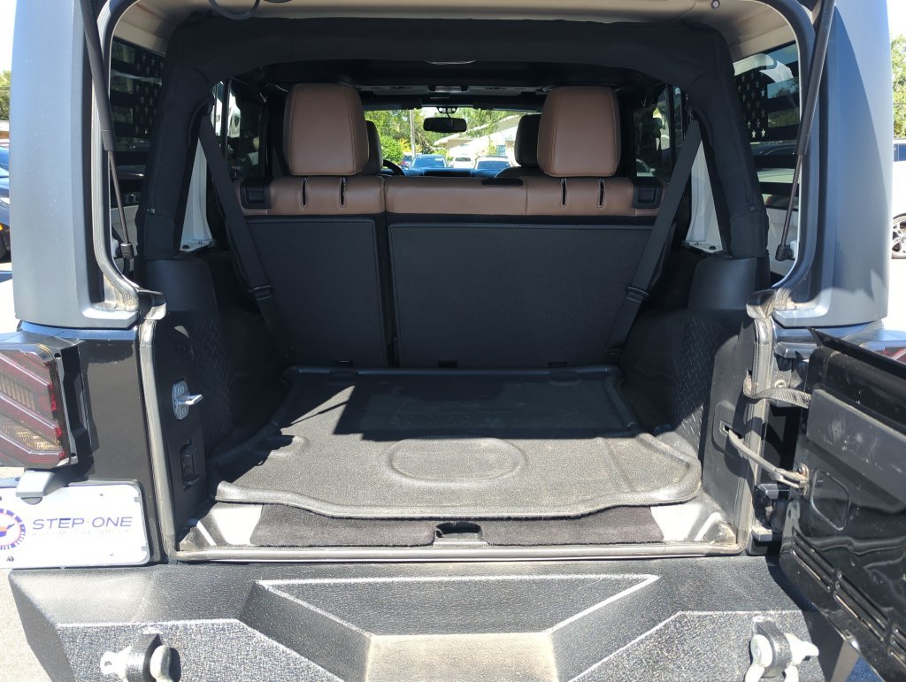 Used 2015 Black Jeep Unlimited Sahara image 28