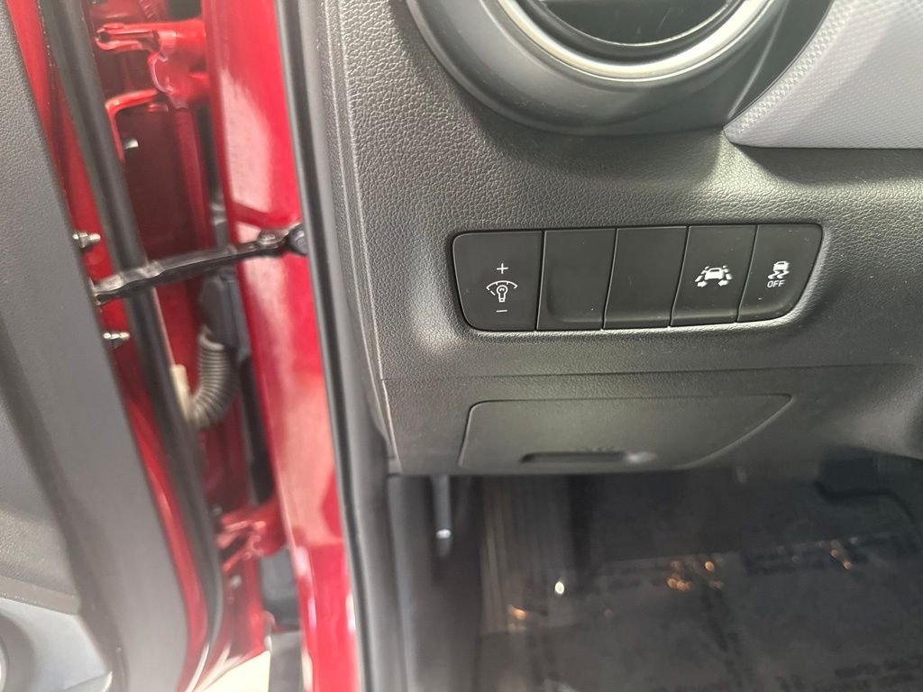 Used 2021 Red Hyundai SE image 14