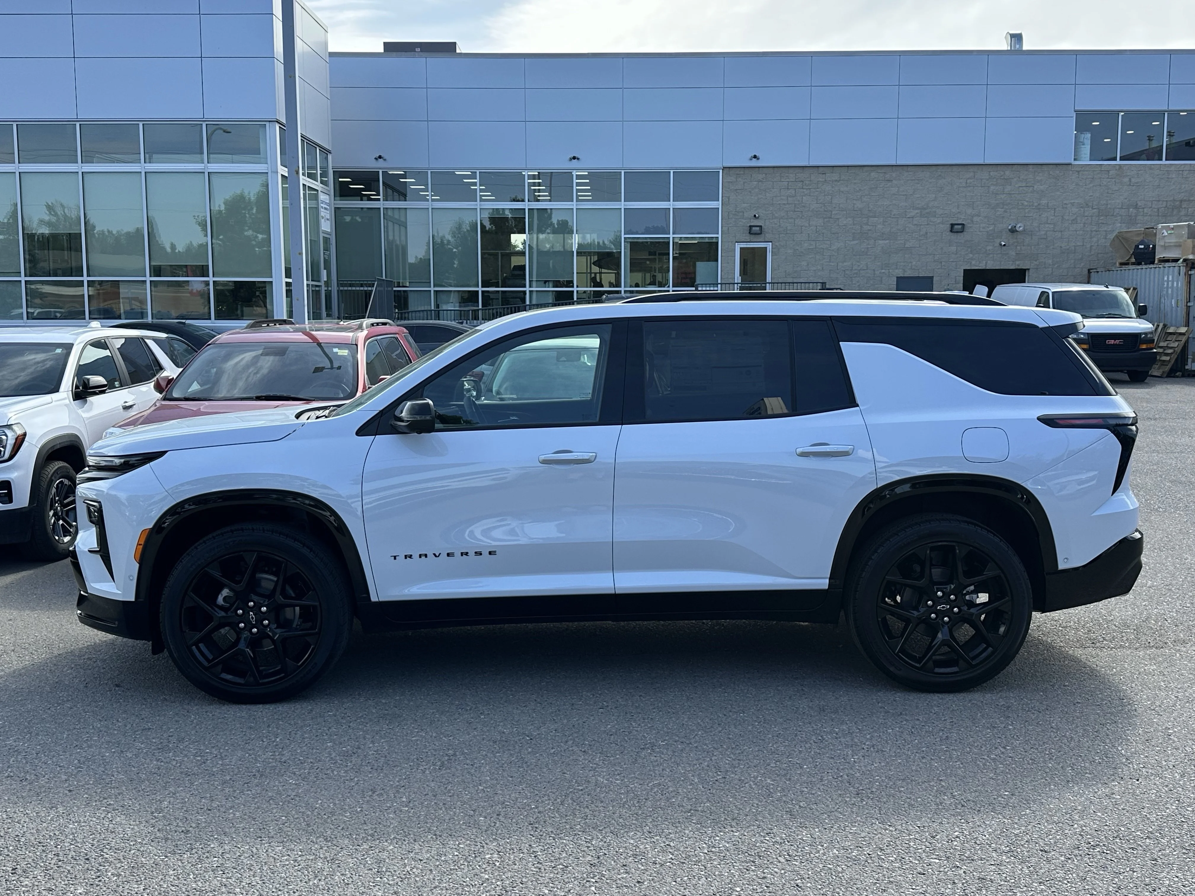 New 2026 Polar White Tricoat Chevrolet RS image 3