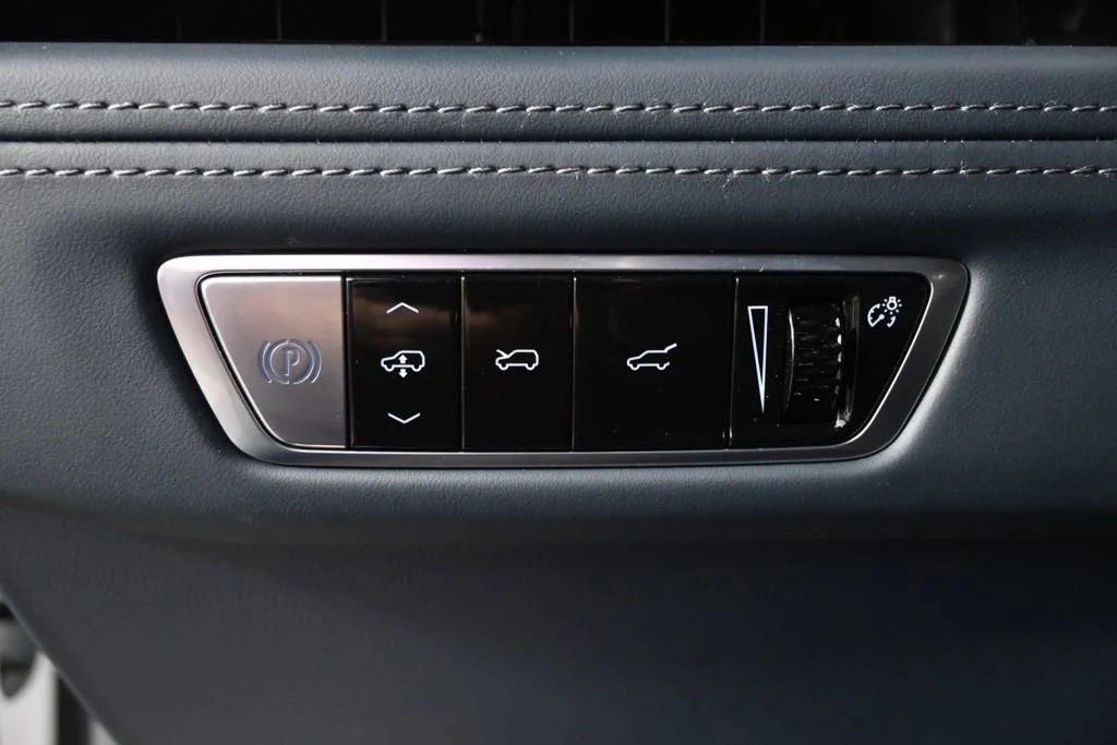 2025 Cadillac Escalade IQ Luxury 2 - Photo 25