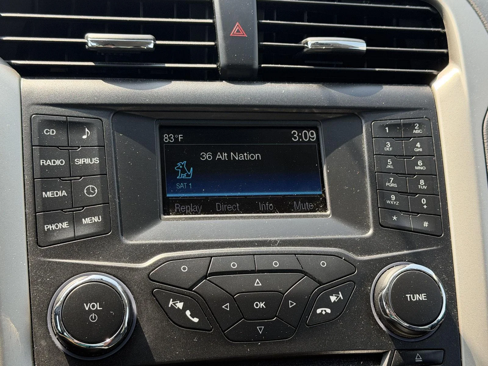 Used 2015 Tuxedo Black Ford SE image 8