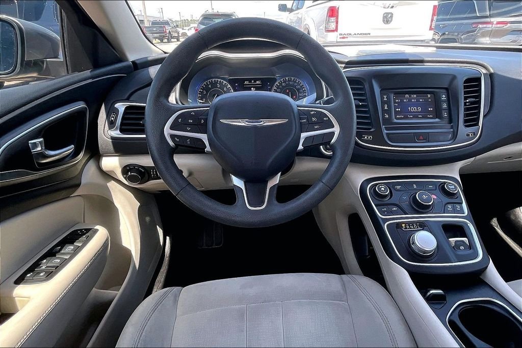 Used 2015 Silver Chrysler Limited image 8
