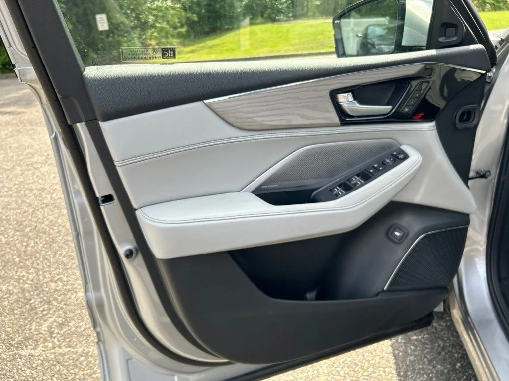 New 2026 Solar Silver Metallic Acura Advance Package image 12