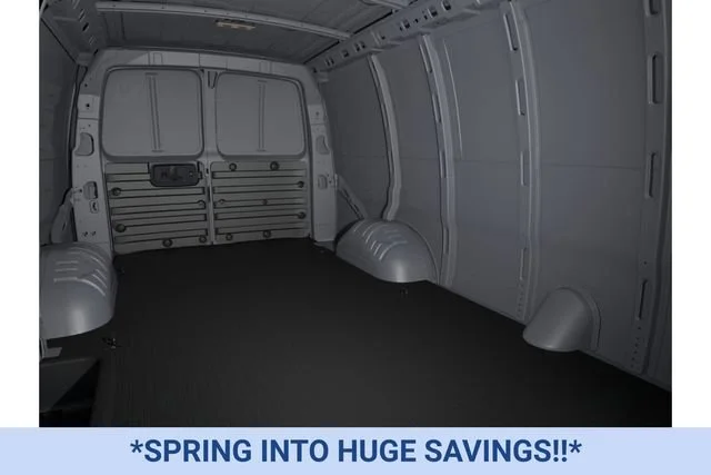 New 2025 Summit White Chevrolet WT image 17