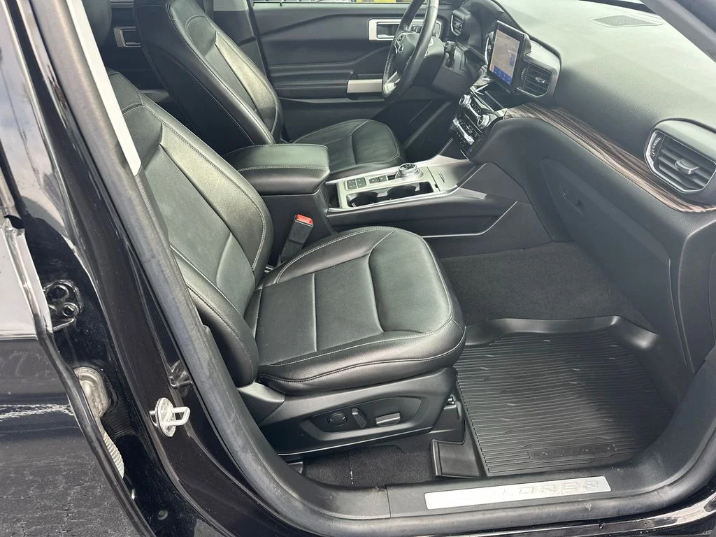 Used 2021 Black Ford Limited image 13