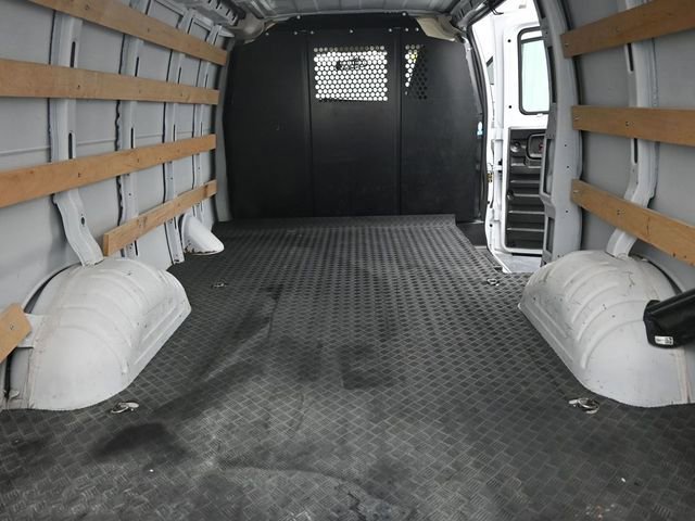 2024 GMC Savana Cargo Work Van - Photo 11
