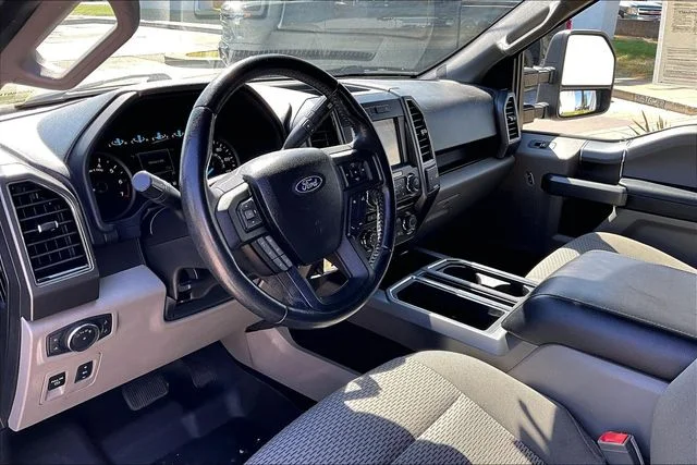 Used 2018 Shadow Black Ford XLT image 13