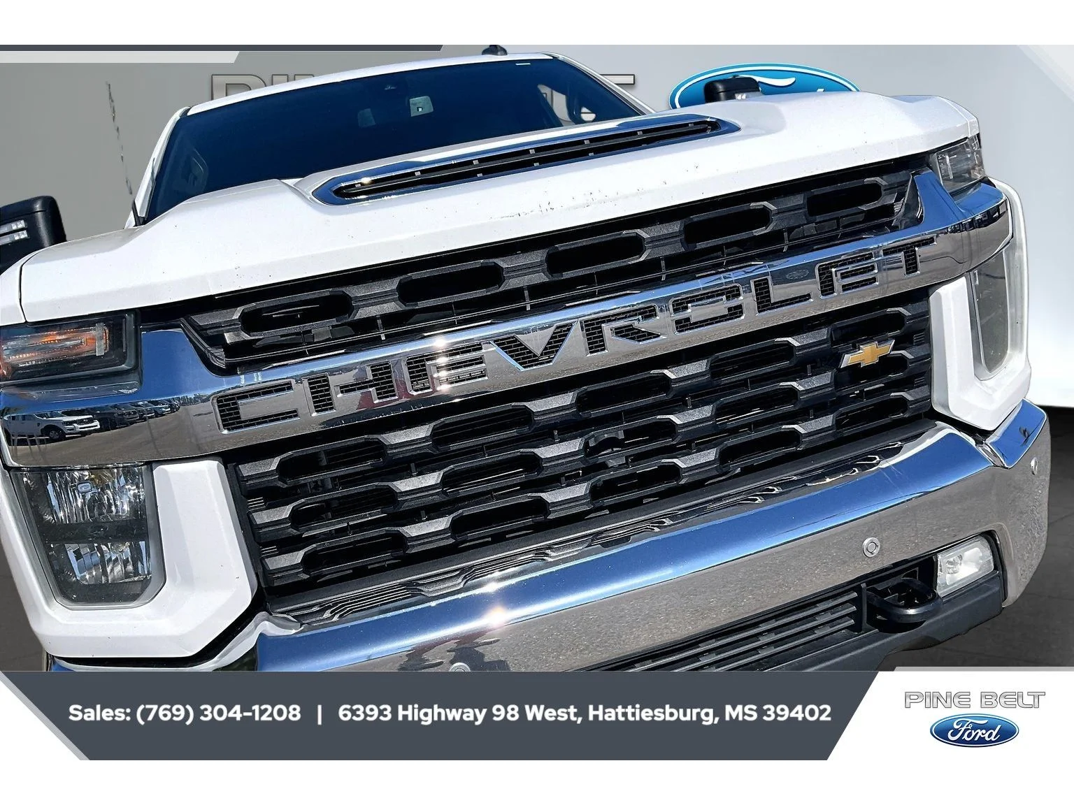 Used 2021 Summit White Chevrolet LT image 22