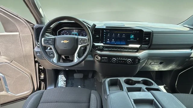 Used 2025 Black Chevrolet LT image 10
