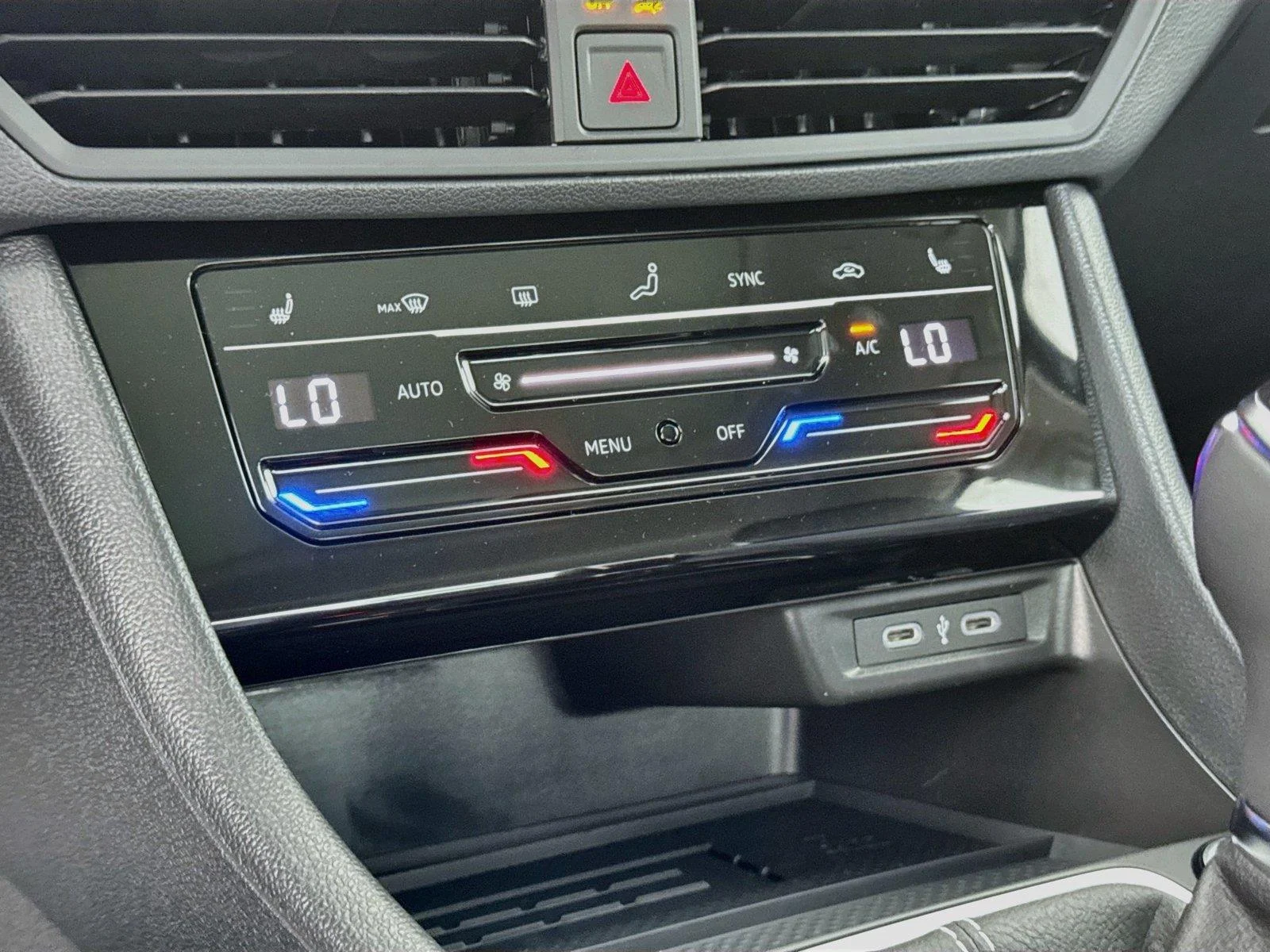 New 2027 Monterey Blue Pearl Volkswagen SE image 15