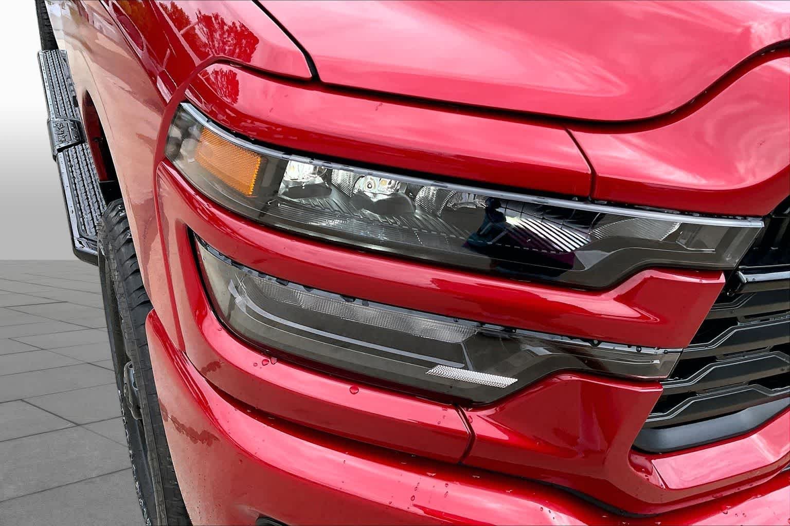 New 2026 Molten Red Pearl-Coat Exterior Paint RAM Big Horn image 13