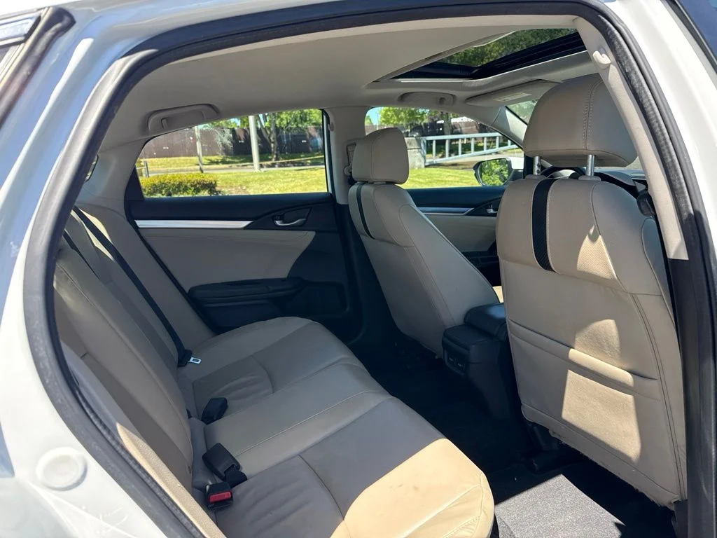 Used 2016 White Orchid Pearl Honda Touring image 22