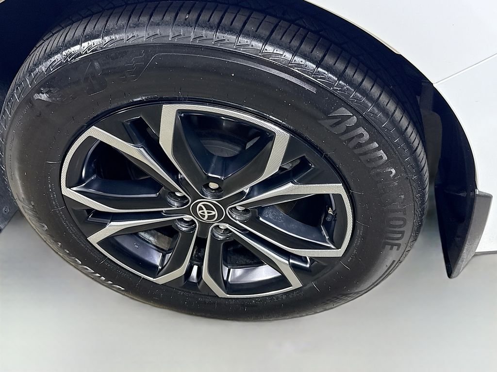 Used 2025 Wind Chill Pearl Toyota Platinum image 34