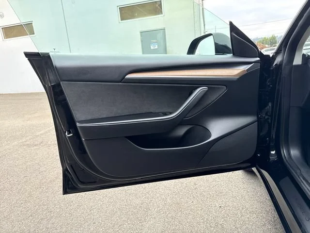 Used 2023 Solid Black Tesla Base image 17