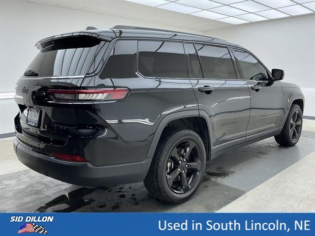 Used 2021 Diamond Black Crystal Pearlcoat Jeep Altitude image 4