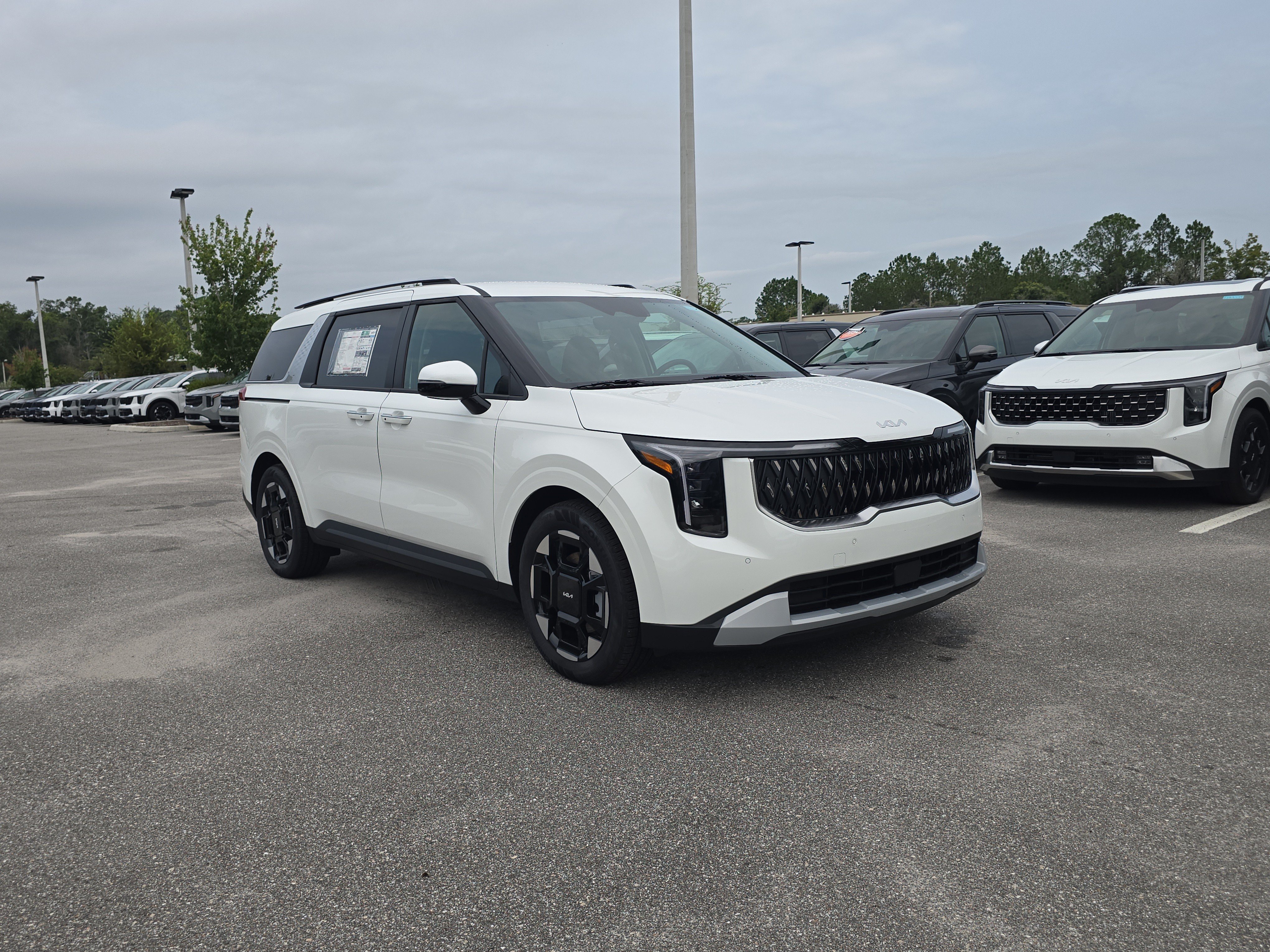 New 2026 Snow White Pearl Kia EX image 2