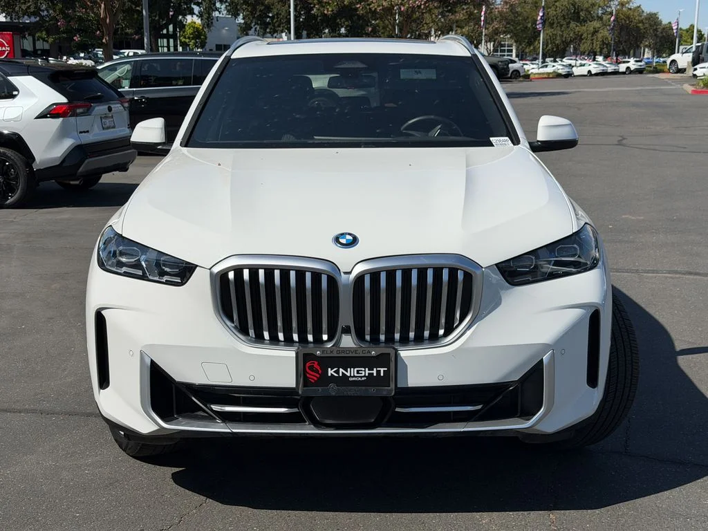Used 2025 Alpine White BMW xDrive50e image 3