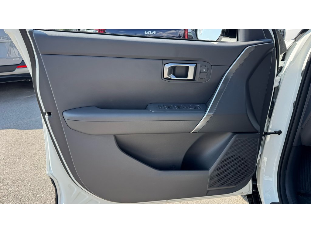 New 2027 Snow White Pearl / Black Roof Kia X-Line S image 22